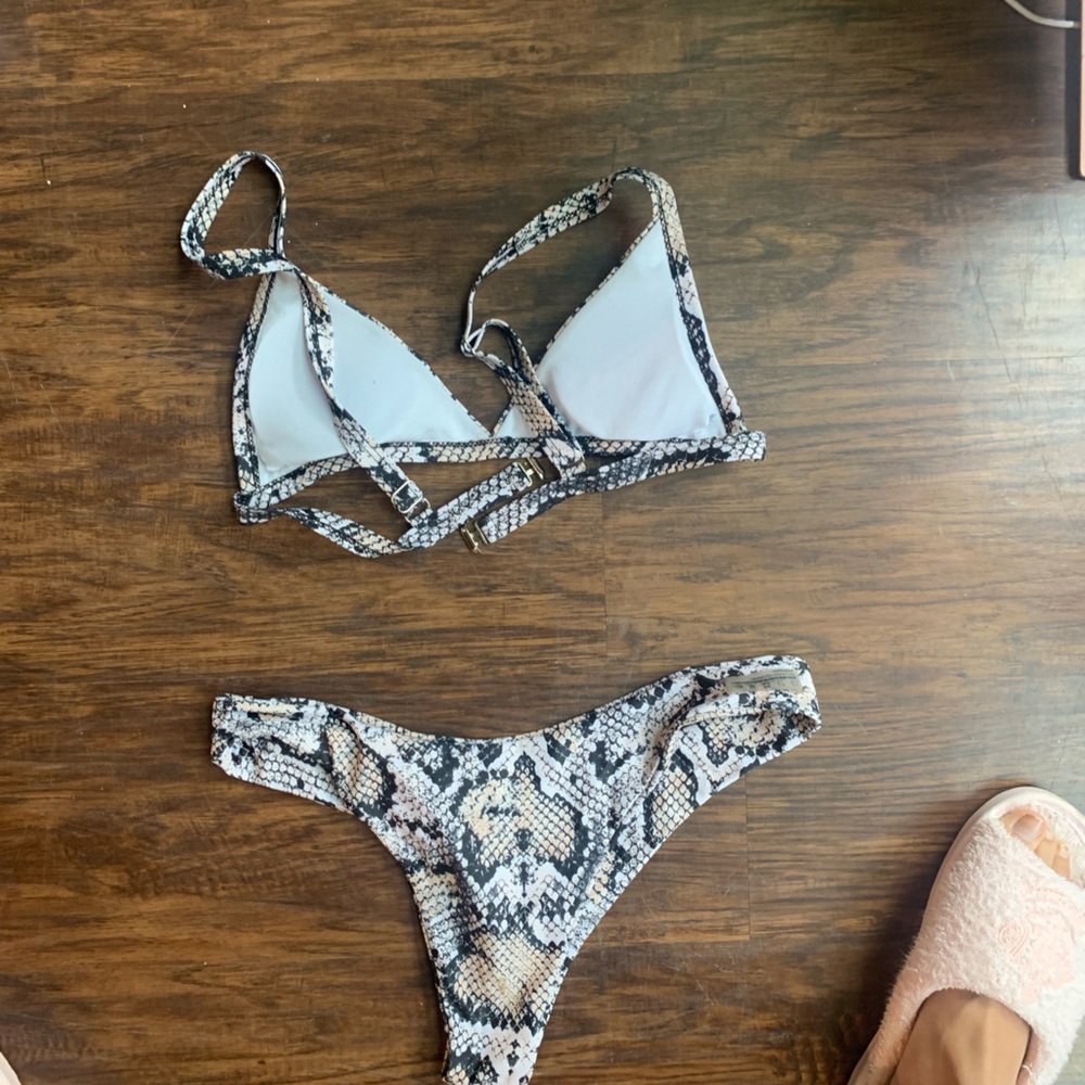 ⚠️⚠️⚠️sold - Picture 2 of 2
